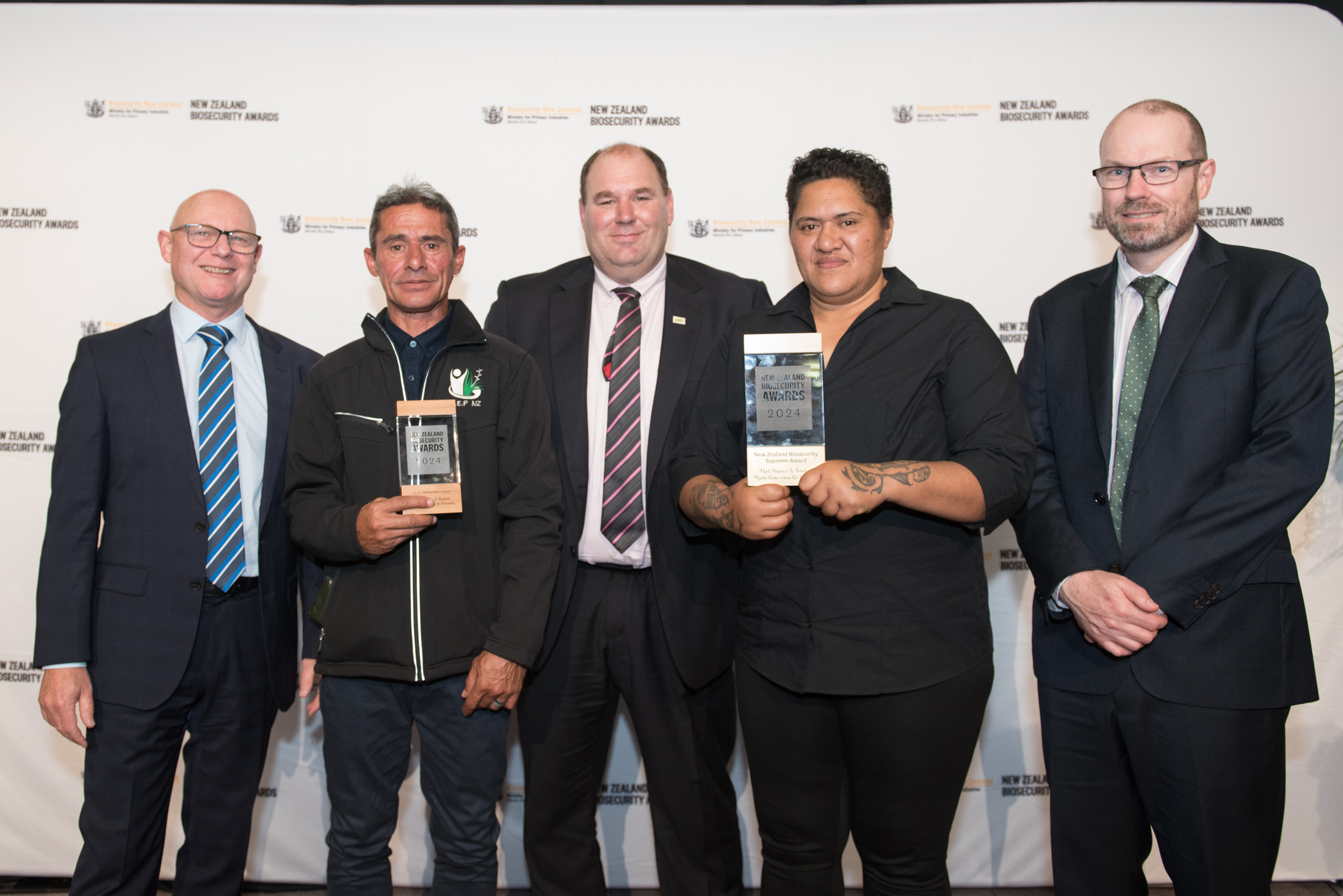 Hon Andrew Hoggard Minister for Biosecurity Ray Smith Director General and Stuart Anderson Deputy Director General BNZ with NZ Biosecuirty Supreme Award winnner