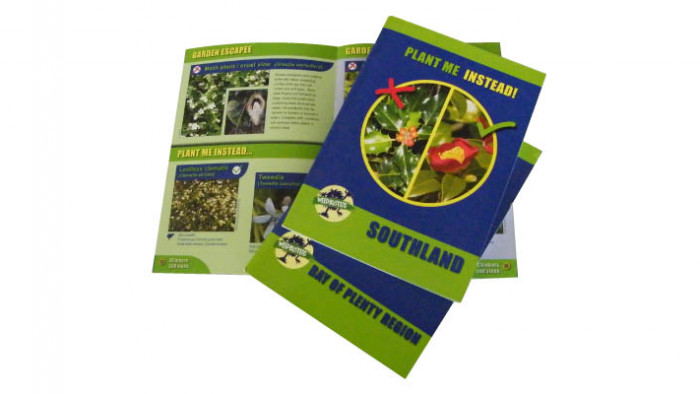 Weedbusters Plant Me Instead booklet thumbnail